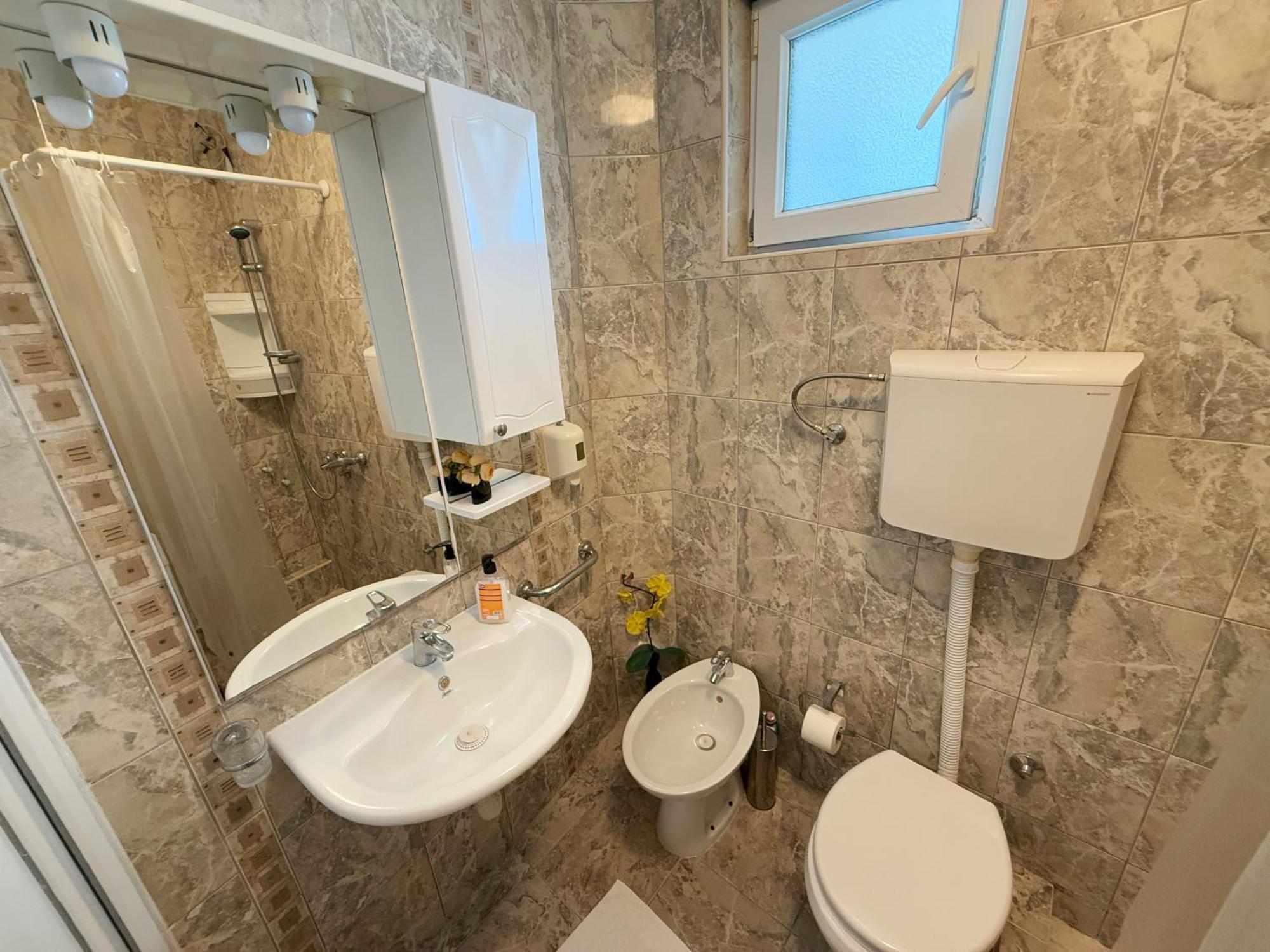 Apartmani Avanti Becici מראה חיצוני תמונה